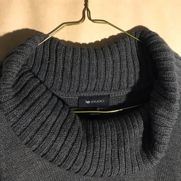 Long Turtleneck Sweater - Picture 2 of 4